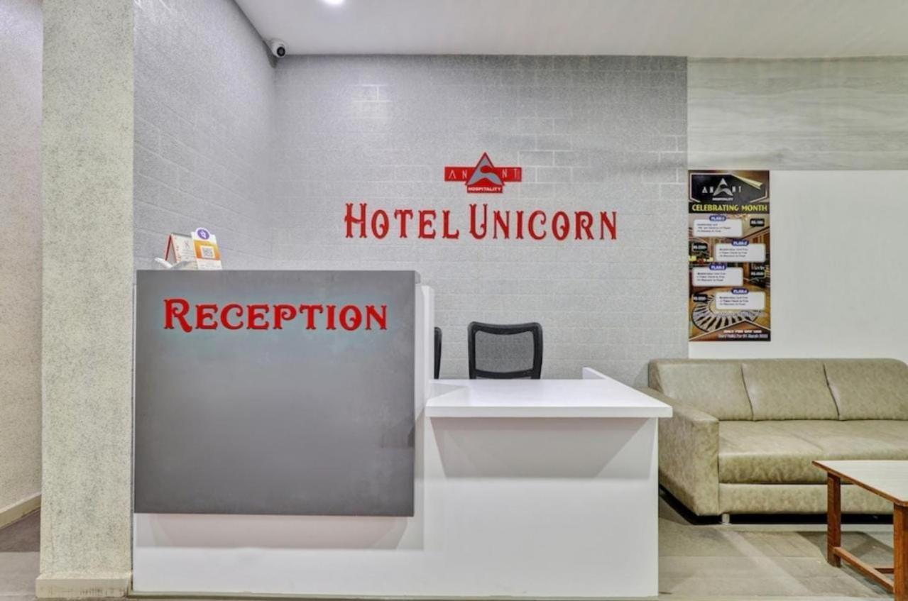 Hotel Unicorn, Surate Extérieur photo