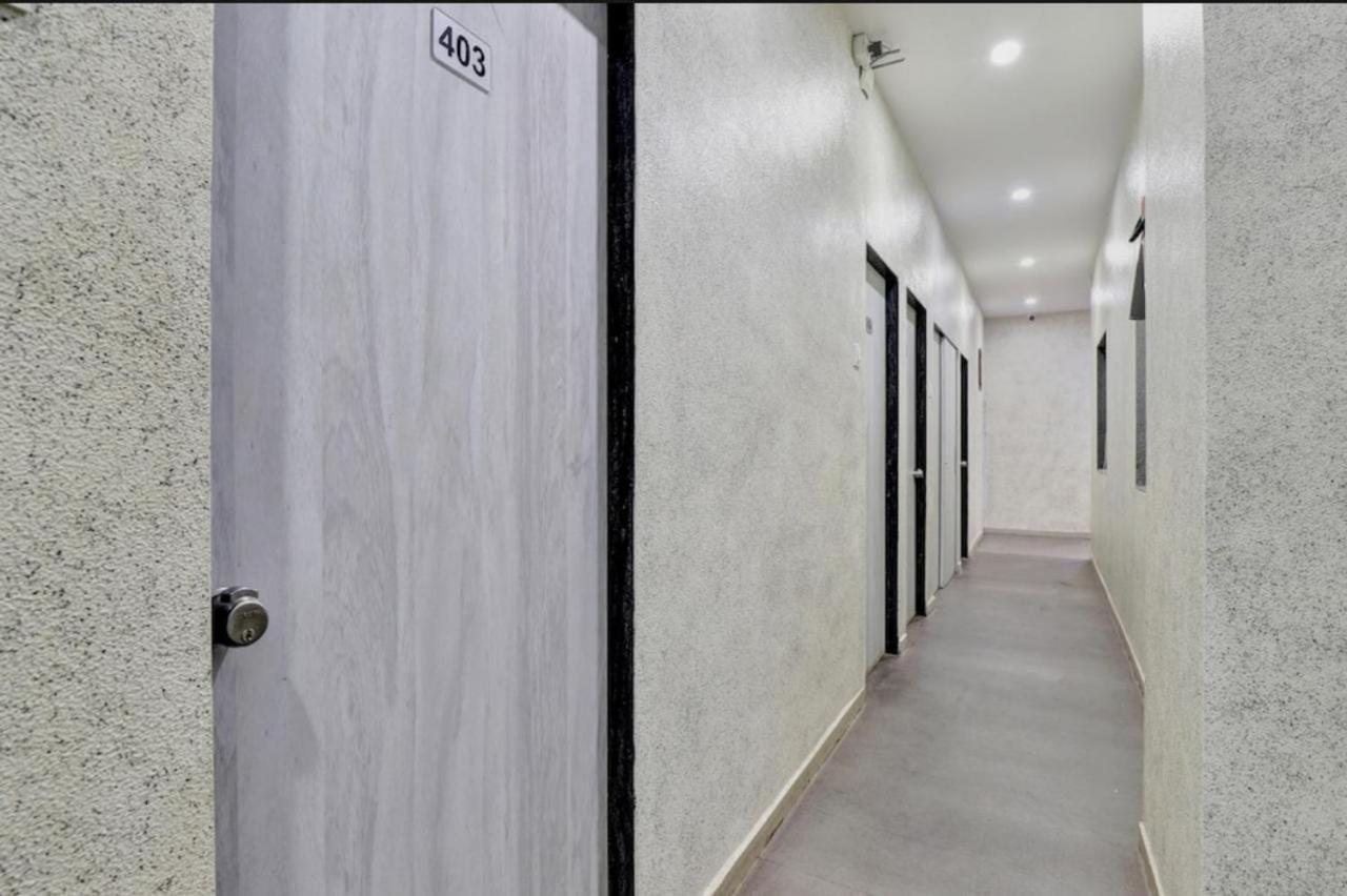 Hotel Unicorn, Surate Extérieur photo
